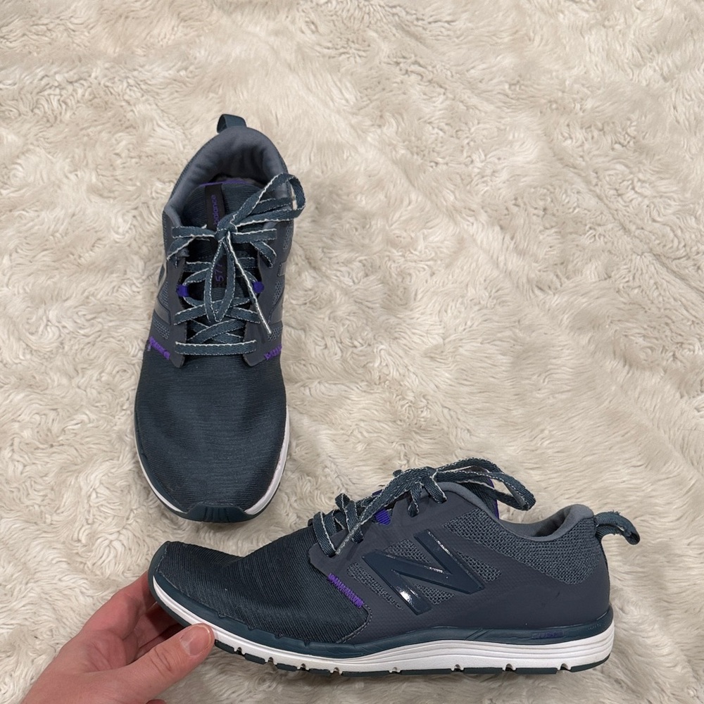 New‎ Balance 577 v5 women's cross-training athletic shoes Size 7.5 sneakers